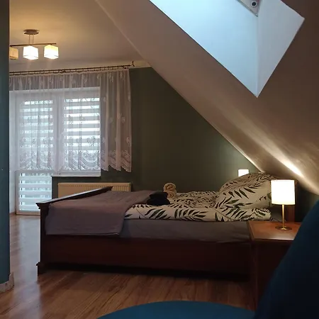 Dom W Jesionach Brajniki - Działka 1 Hektar