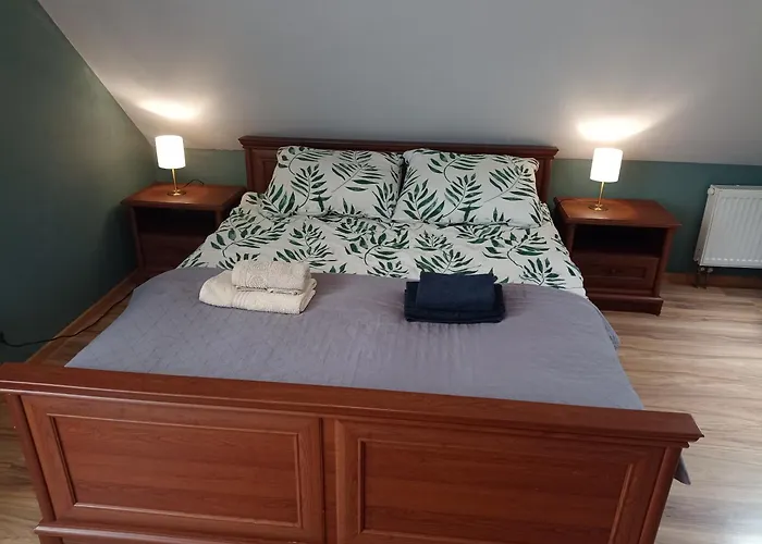 Dom W Jesionach Brajniki - Dzialka 1 Hektar *